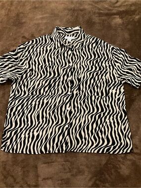Alex & Jordan Zebra Print Button Down